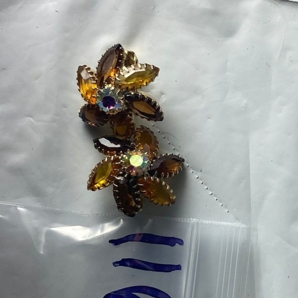 Gold Flower Rhinestone‎ Clip On Earrings Sparkly Vintage Costume Jewelry